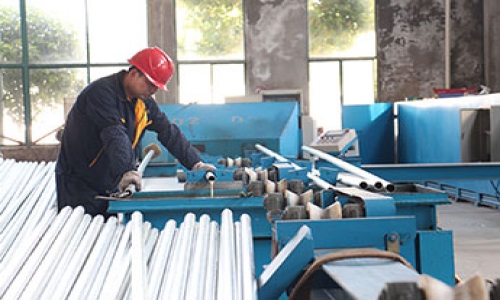 鋼塑管與內(nèi)襯不銹鋼復(fù)合管鋼管是同一種管？